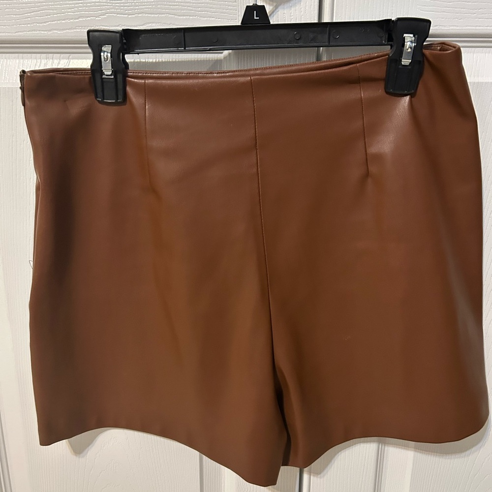 Zara High-Waist Faux Leather Brown Shorts with Gold Buttons - Picture 2 of 3